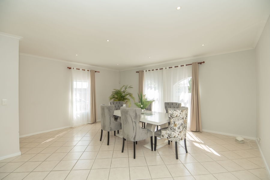 4 Bedroom Property for Sale in Summerstrand Eastern Cape